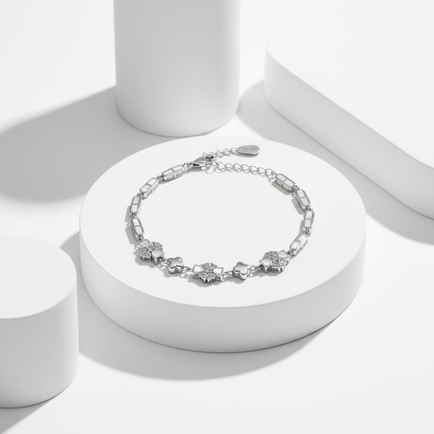 Monochrome Clover Link Bracelet