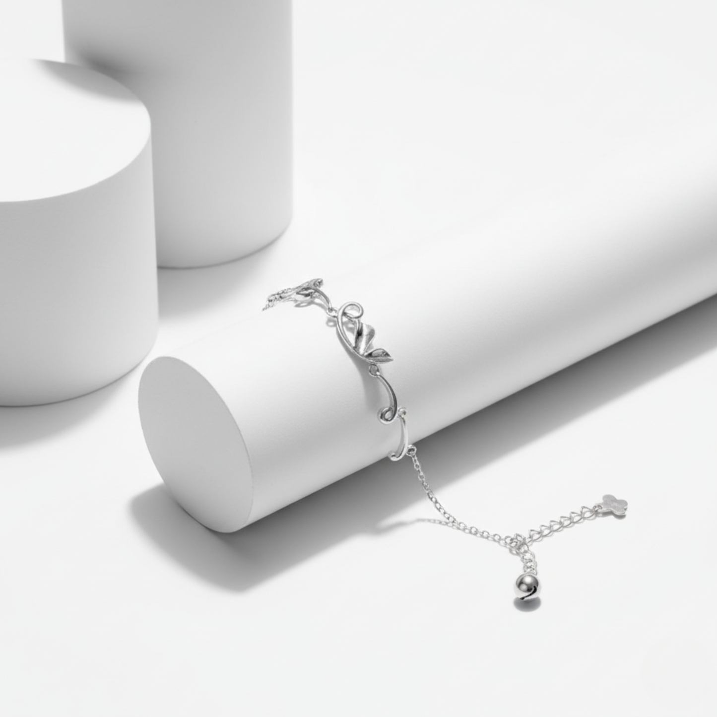 Flowing Vine Leaf Link Bracelet