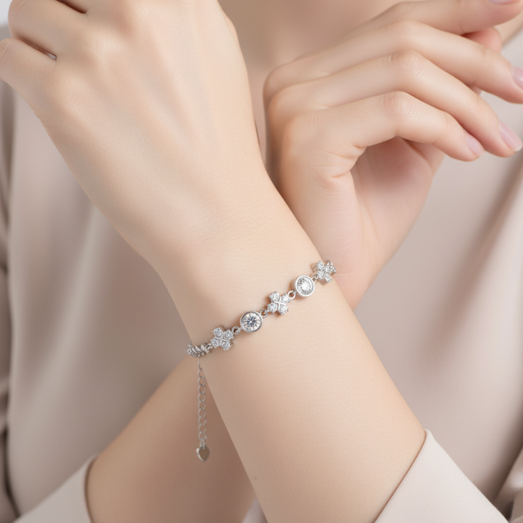 Lucky Clover Heart Link Bracelet