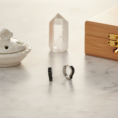 Obsidian Contour Huggies